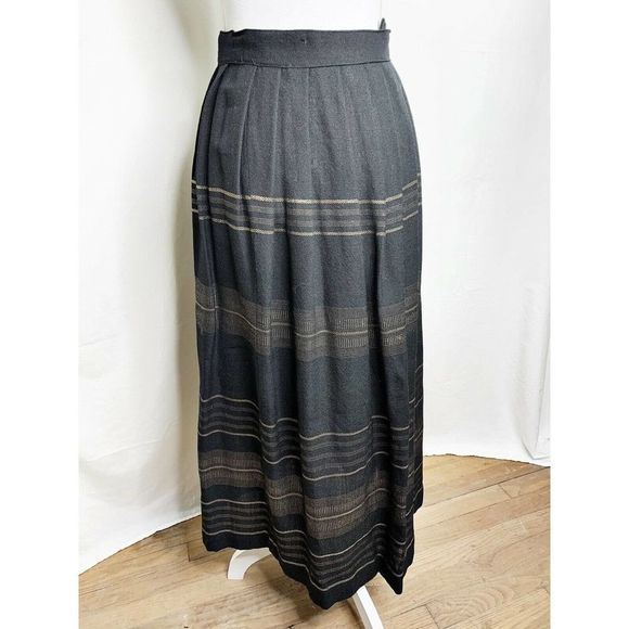 1980s Lucienne Hébert Pleated Wool Maxi Skirt - Picture 4 of 6